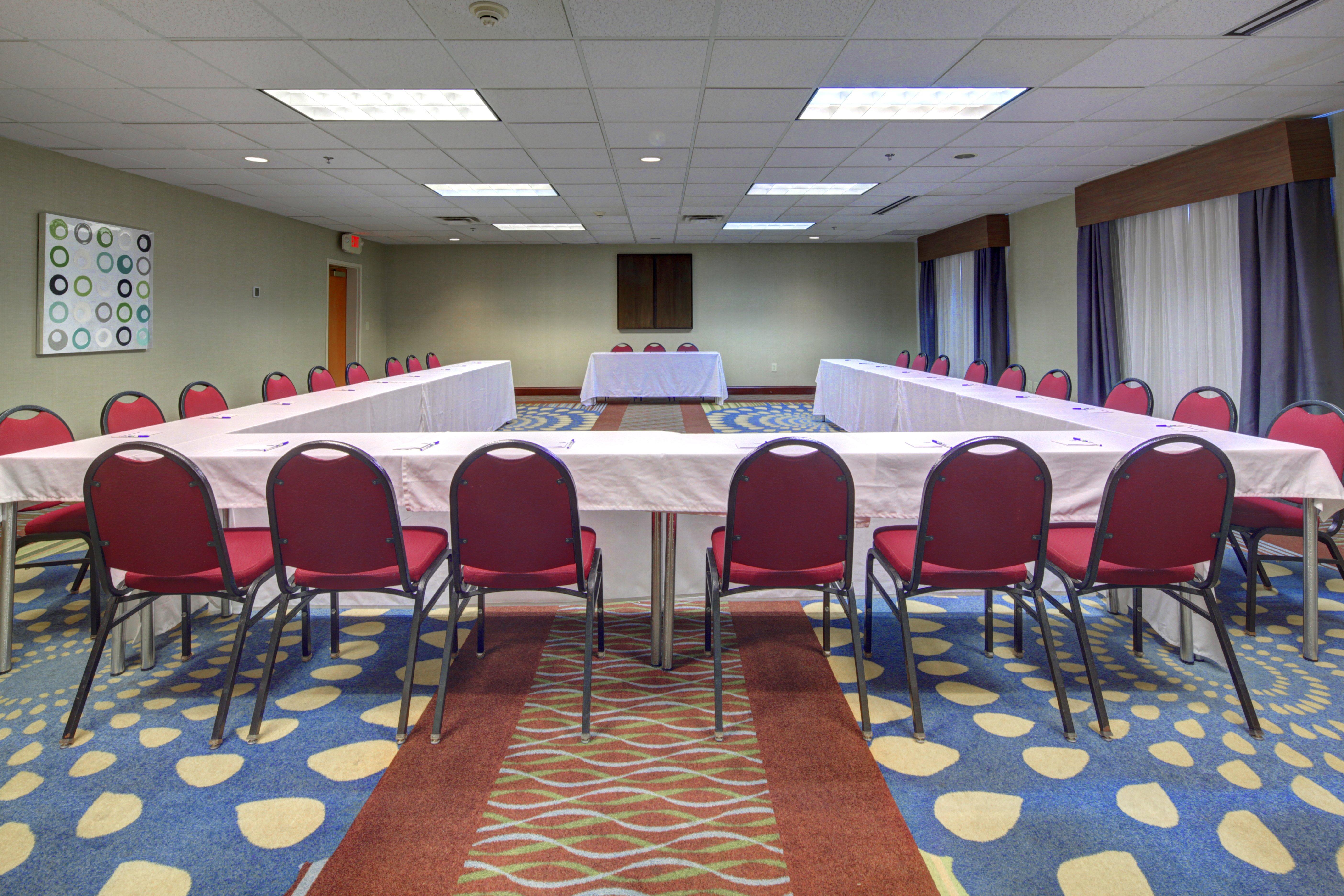 Holiday Inn Express Hotel & Suites Emporia By Ihg Екстер'єр фото