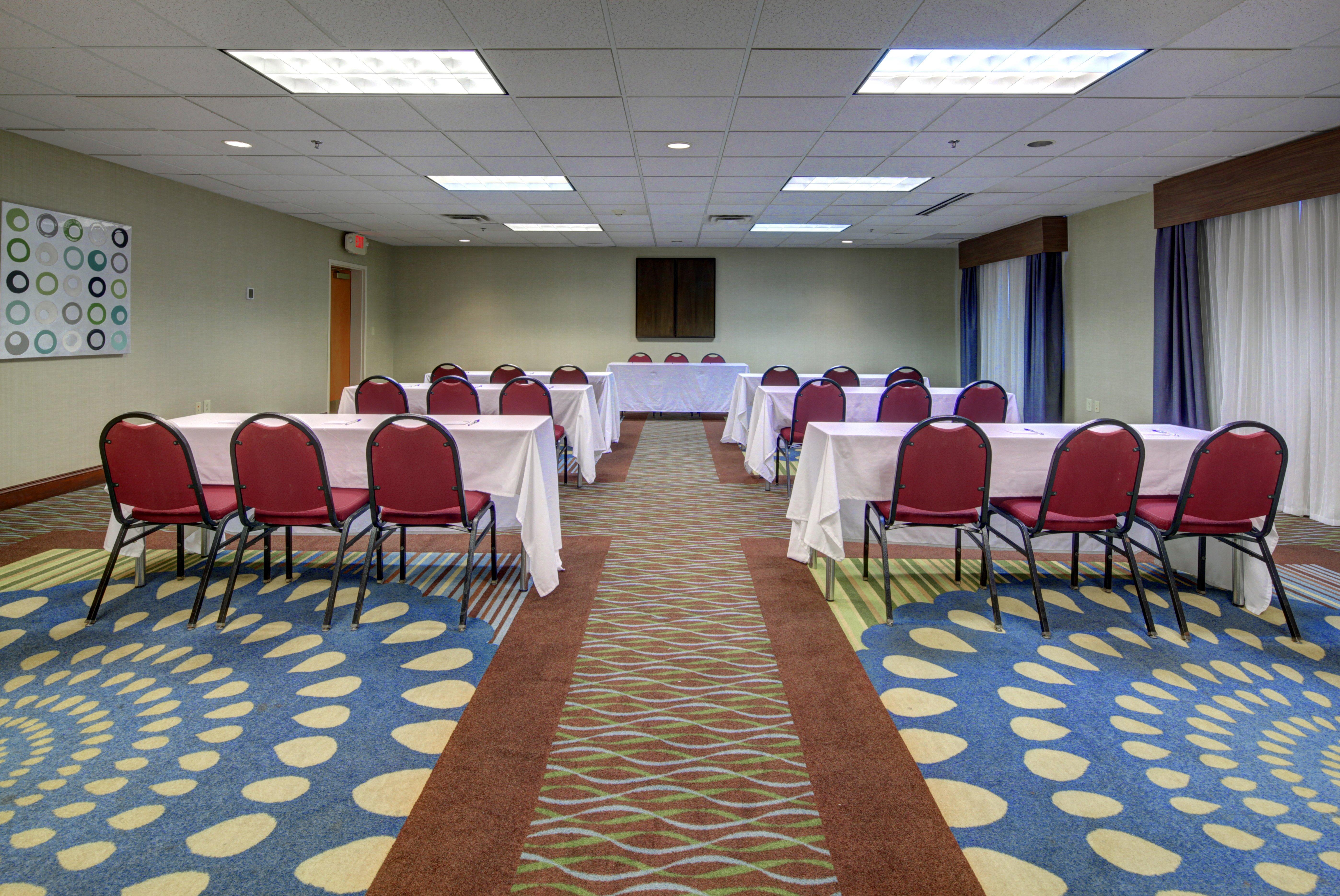 Holiday Inn Express Hotel & Suites Emporia By Ihg Екстер'єр фото