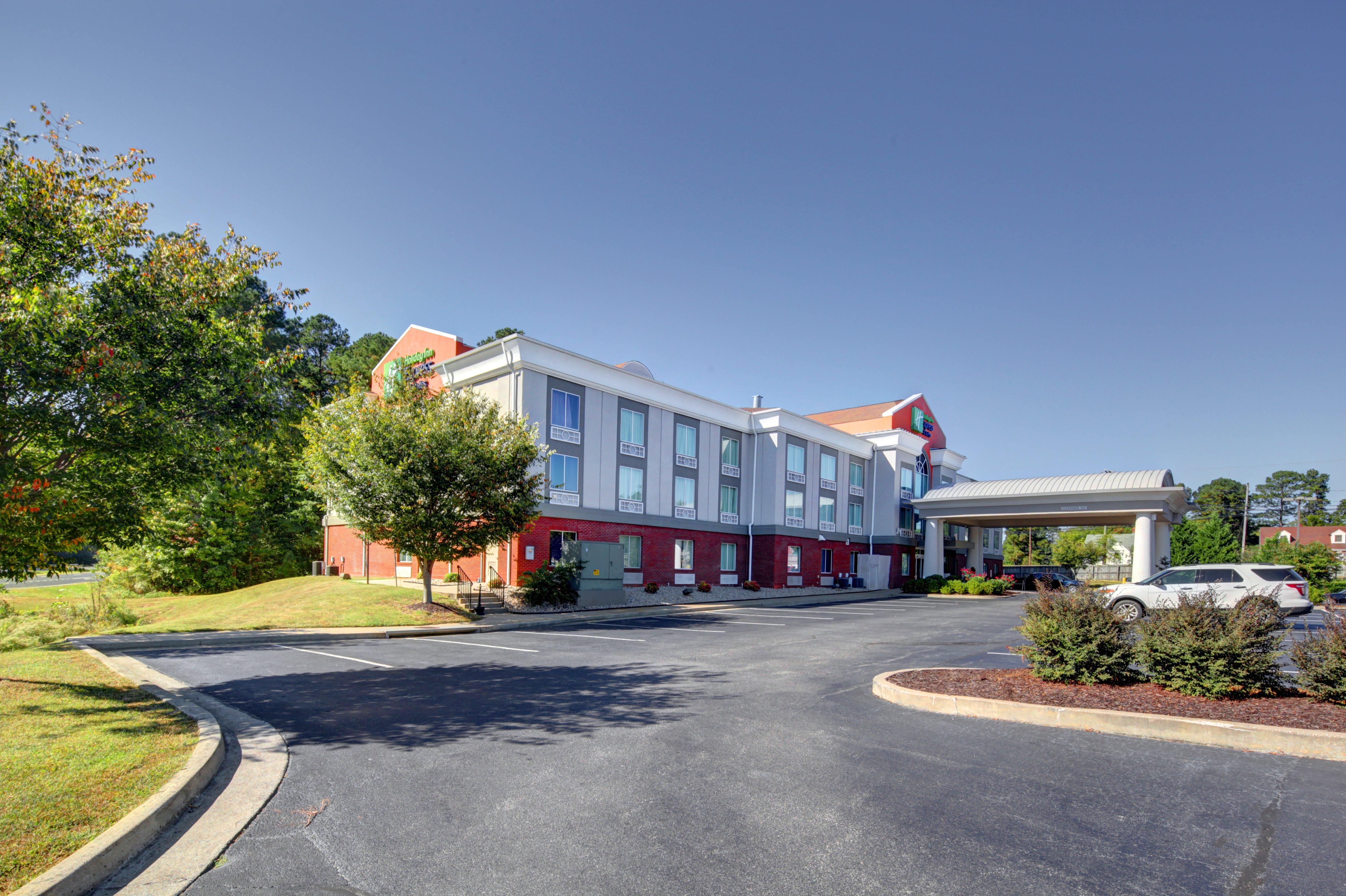 Holiday Inn Express Hotel & Suites Emporia By Ihg Екстер'єр фото