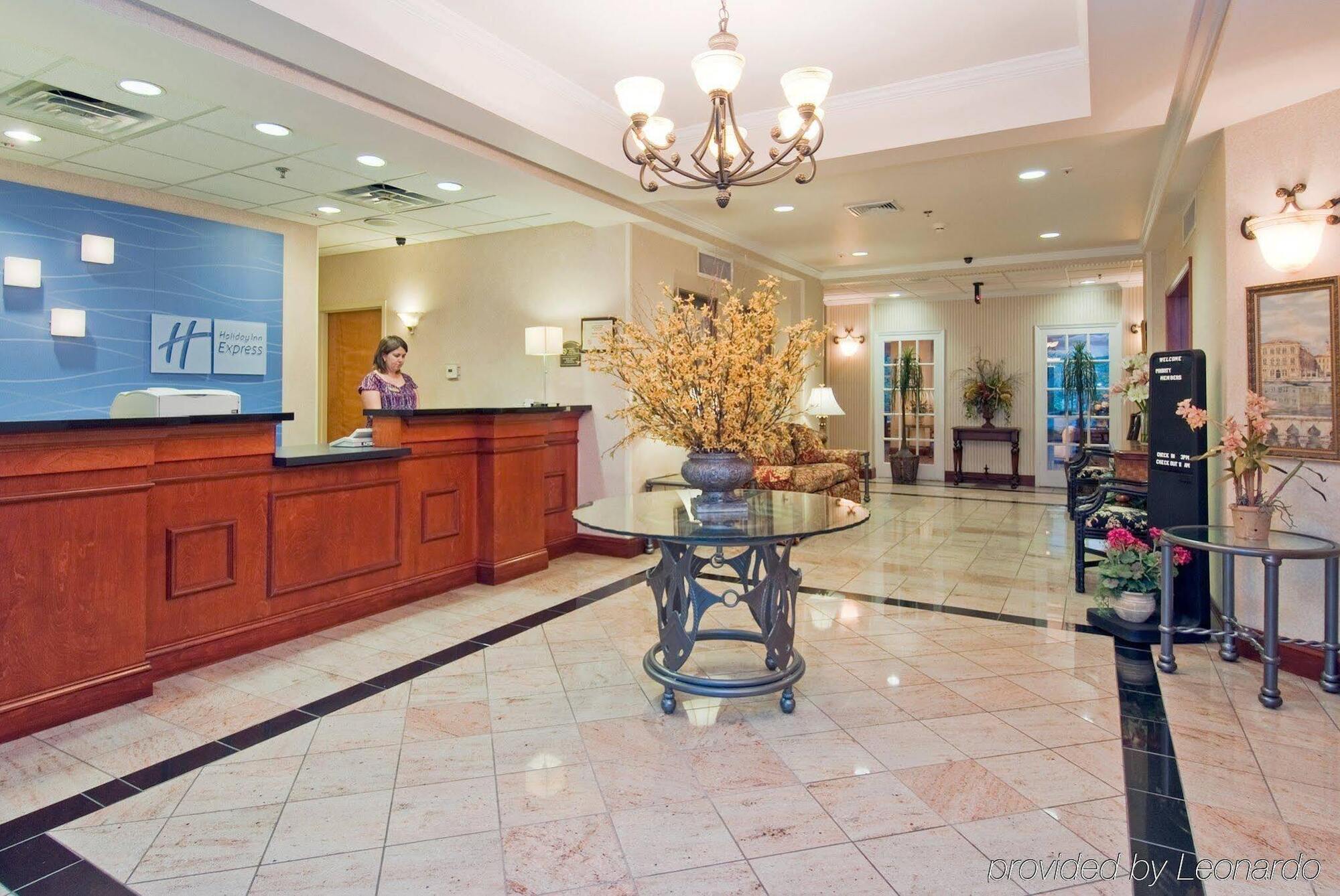Holiday Inn Express Hotel & Suites Emporia By Ihg Екстер'єр фото