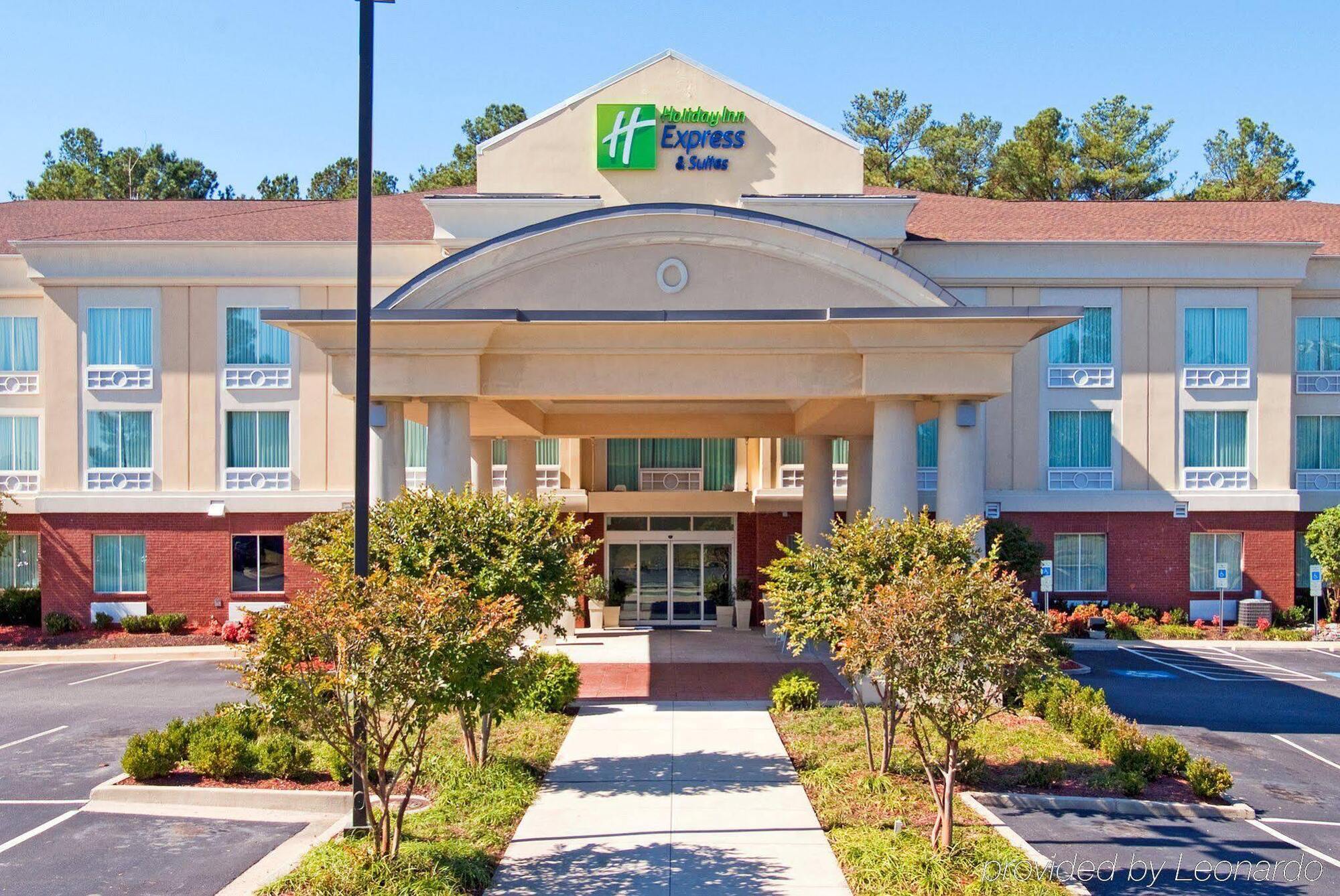 Holiday Inn Express Hotel & Suites Emporia By Ihg Екстер'єр фото